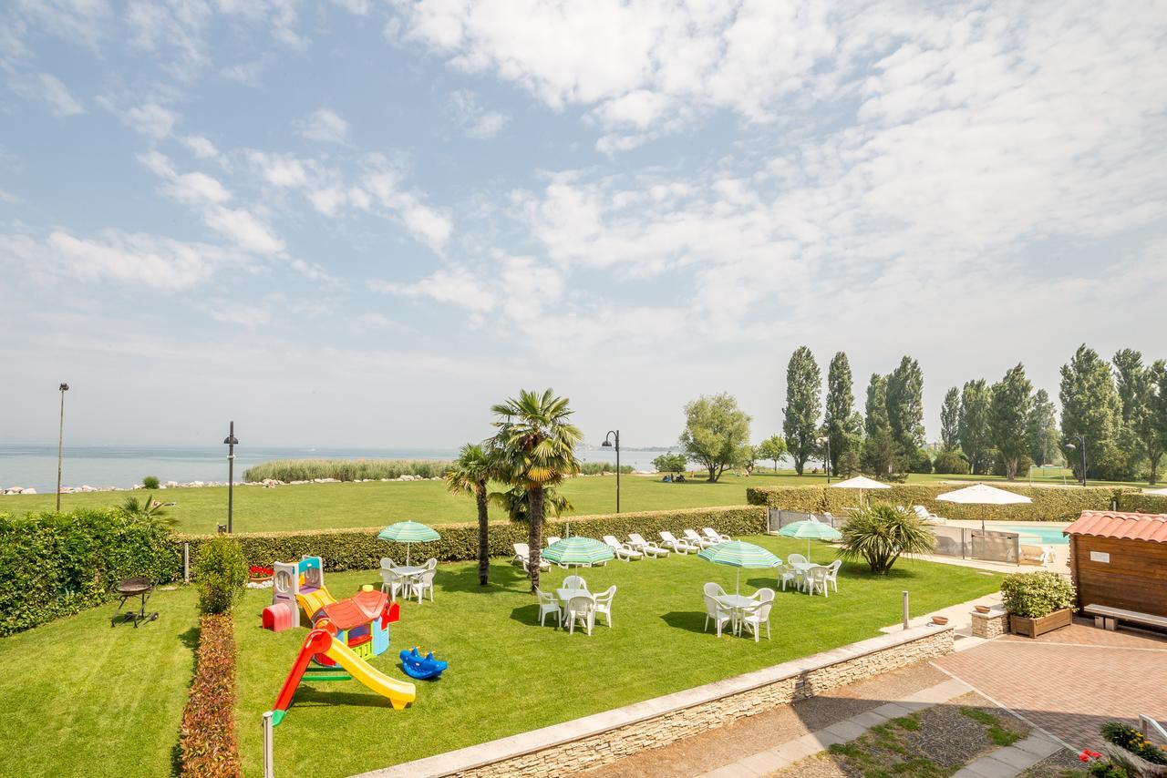 Appartamenti Residence Tulipano Sirmione Exterior photo